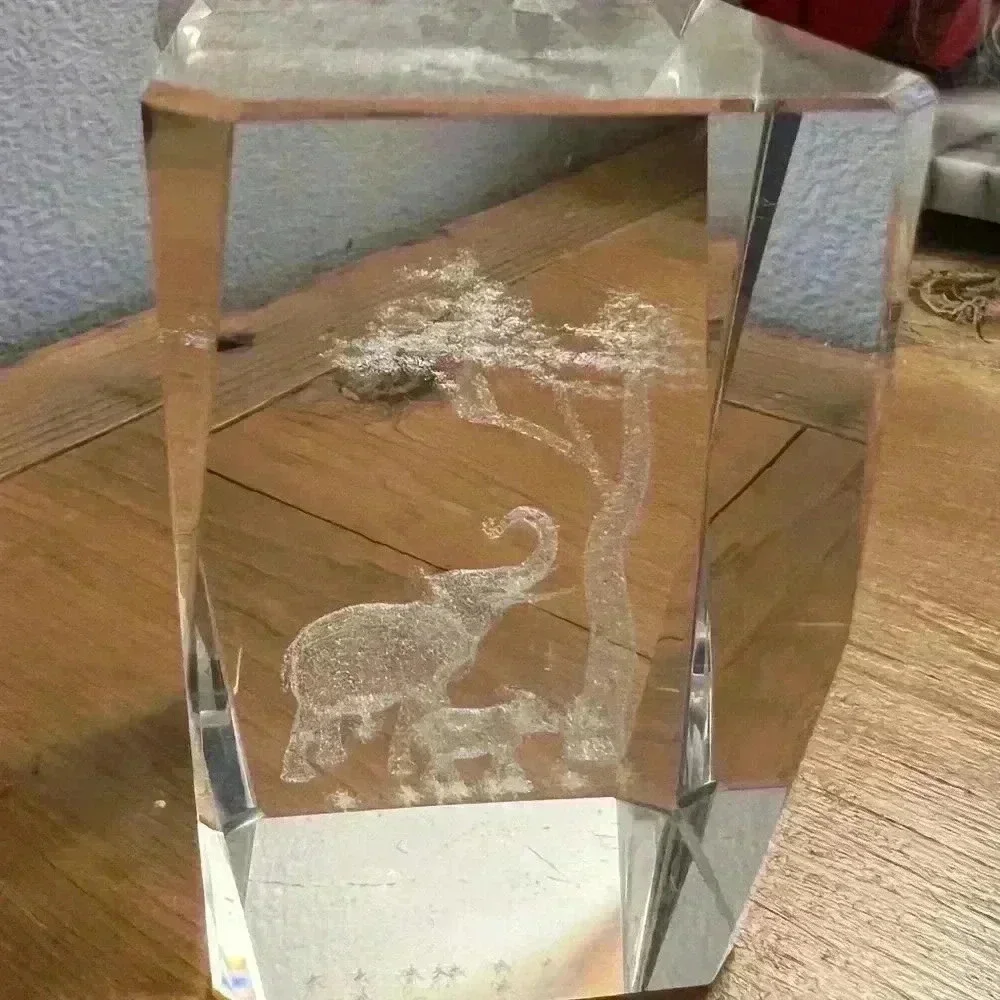 Laser cut mother and child elephant decoration
